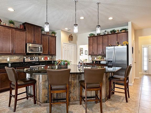 4th image of 8114 Bluejack Oak Dr
