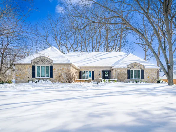 195 Governors Ln, Zionsville, IN 46077