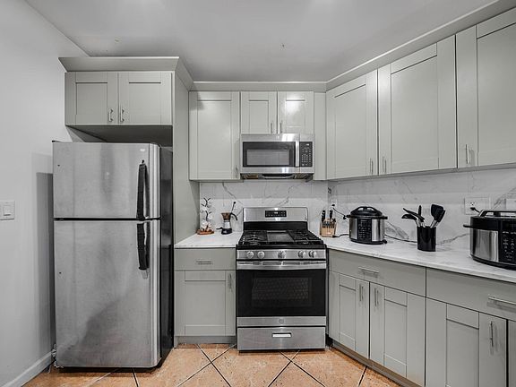 3rd image of 1425 48th St