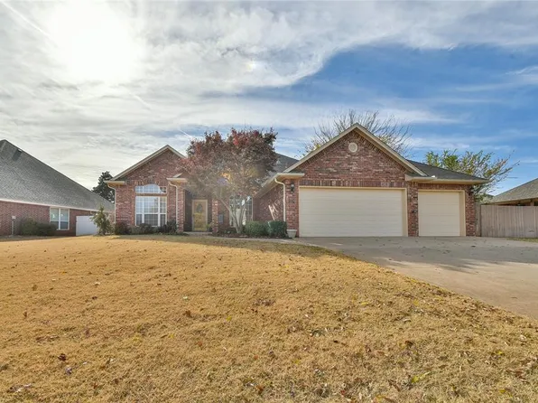 2904 Canton Ln, Edmond, OK 73012