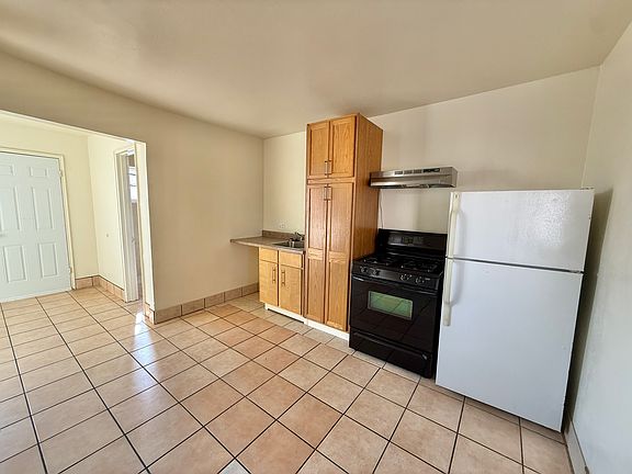 4th image of 326 W 17th Pl #4