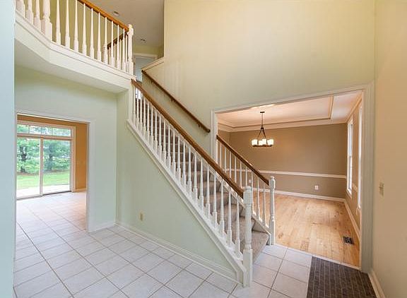2nd image of 7122 Northmont Ct
