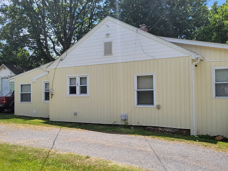 2085 Rice Ave — Photo 1