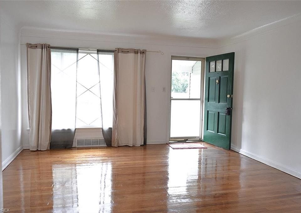 1st image of 4163 W 226th St