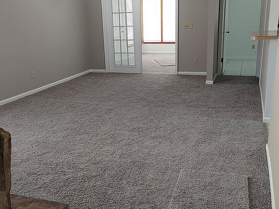 5th image of 6739 Periwinkle Dr