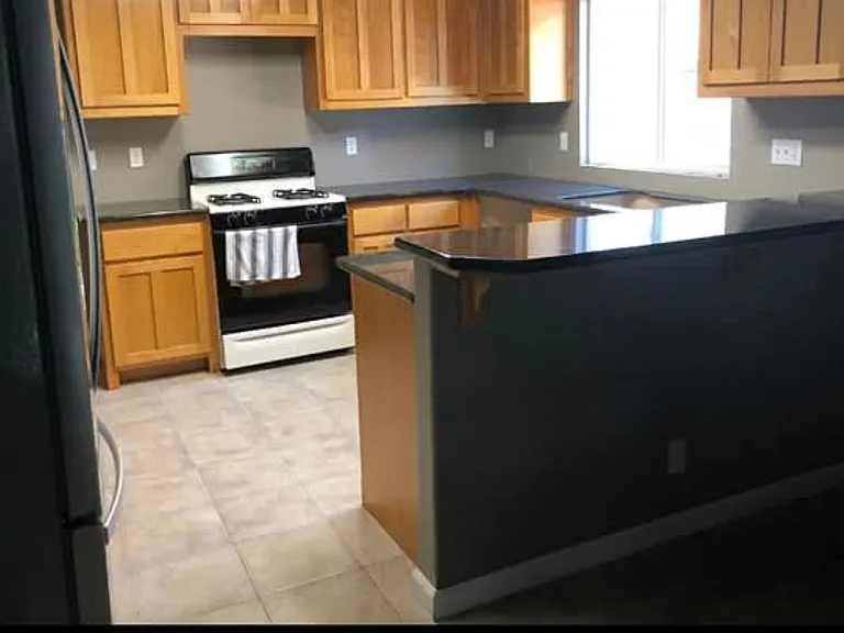 125 Delaney Dr — Photo 5
