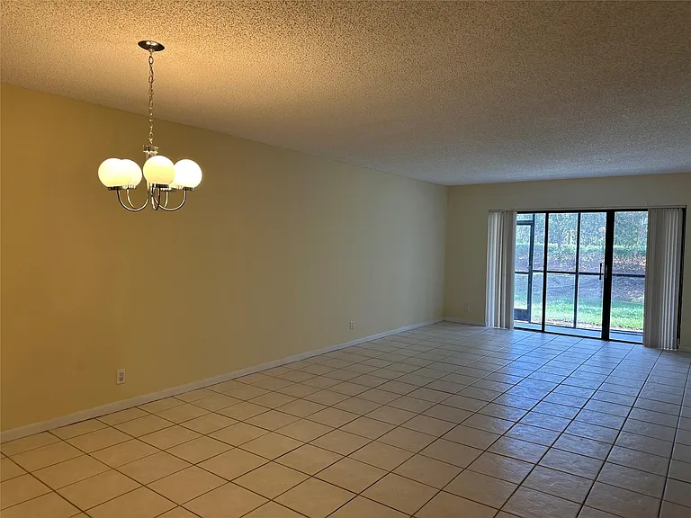 310 Racquet Club Rd #103 — Photo 2