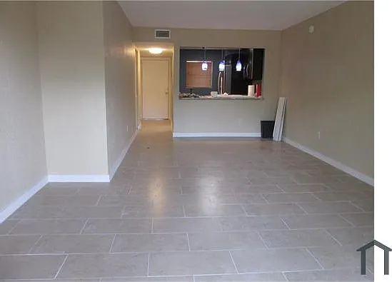 3 bed, 1125 sqft, $2,750 — Photo 4