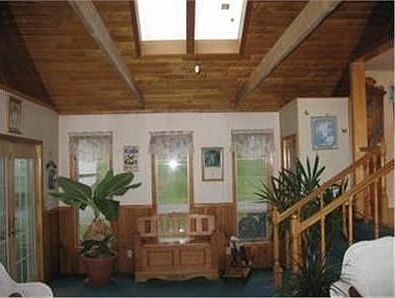 5th image of 13 Sinclair Dr