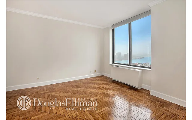 Rented by Douglas Elliman | media 37