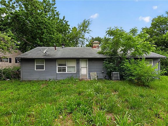 4th image of 11401 Palmer Ave