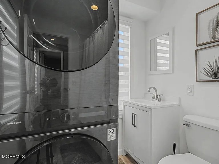 148 Heck Ave — Photo 17