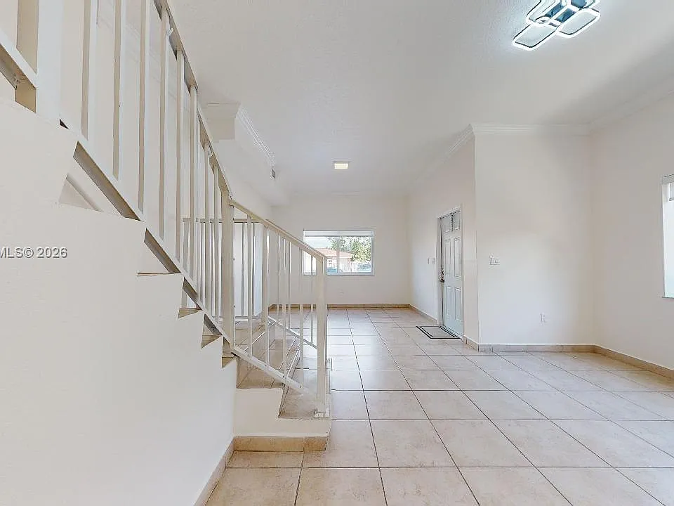 323 SW 36AVE #323