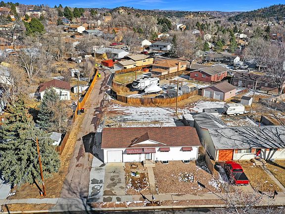 4th image of 1704 Acacia Dr
