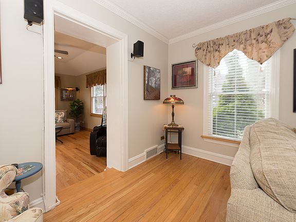 4th image of 5401 N Oriole Ave