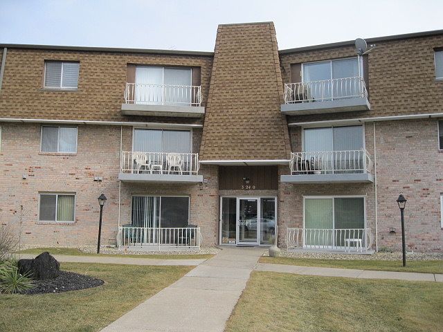 1st image of 3240 N Manor Dr APT 323