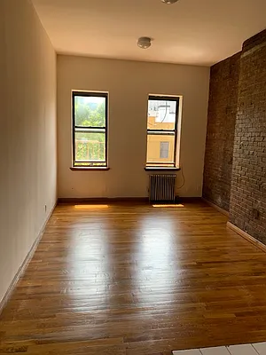 Rented by Chartwell Manhattan Realty | media 17