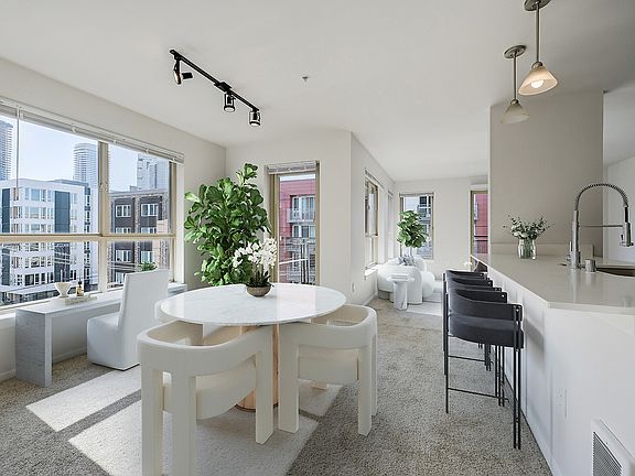 5th image of 422 Yale Ave N #1414