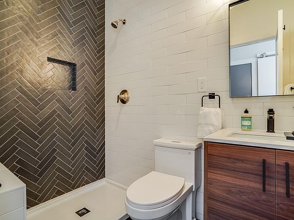 5th image of 520 Grant Ave APT 3