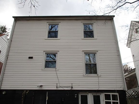 2nd image of 933 Paxton St