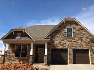1024 Fairhaven Dr #105, Mebane, NC 27302