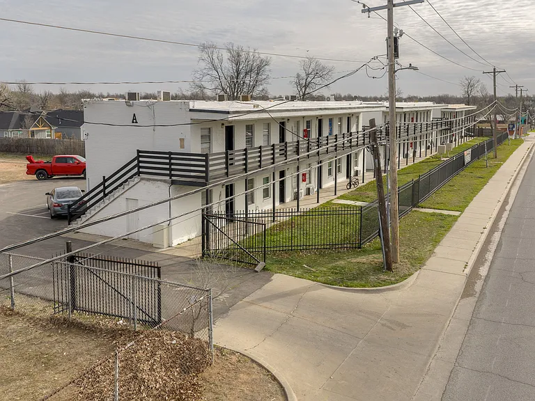 4701 NW 16th St #24 — Photo 34