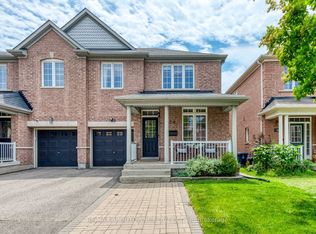 54 Dairy Dr, Toronto, ON M1L0G2