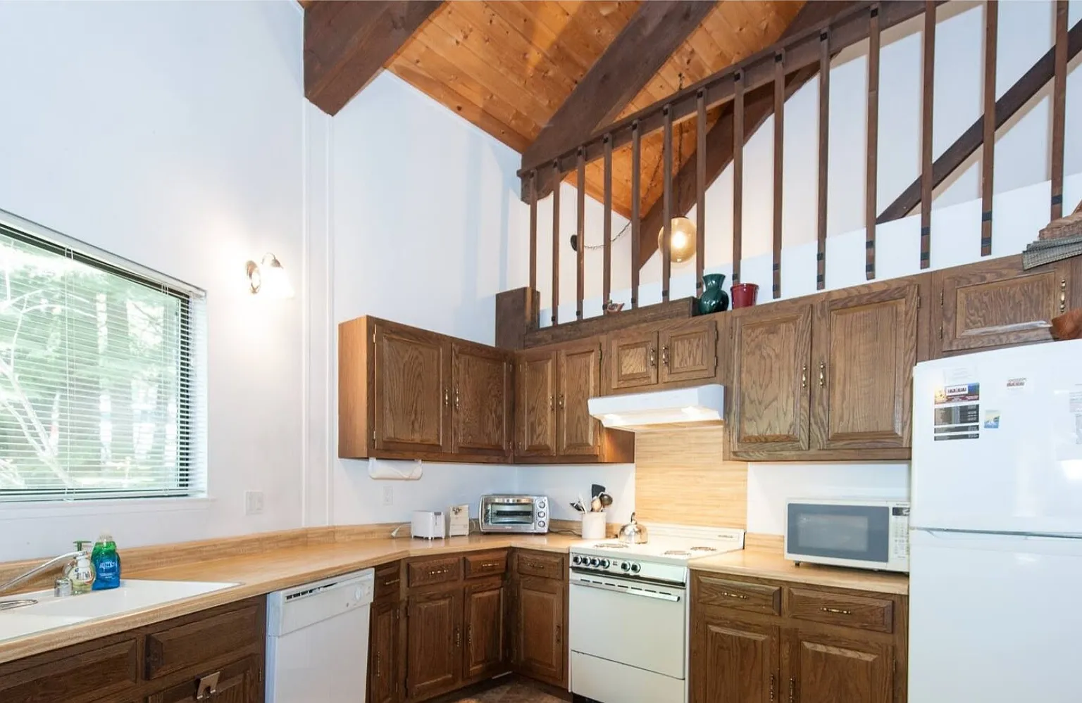 3 bed, 1850 sqft, $3,950 — Photo 4