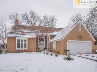 4621 W 113th Ter, Leawood, KS 66211