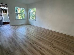 16817 1/2 Sherman Way, Van Nuys, CA 91406