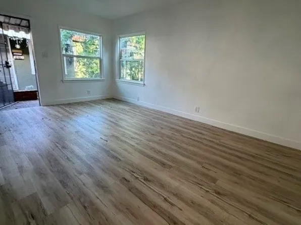 16817 1/2 Sherman Way, Van Nuys, CA 91406