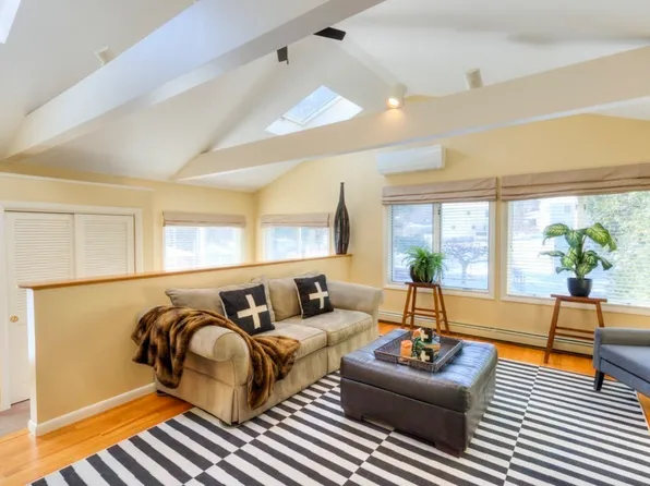 17 Carter Rd, Worcester, MA 01609