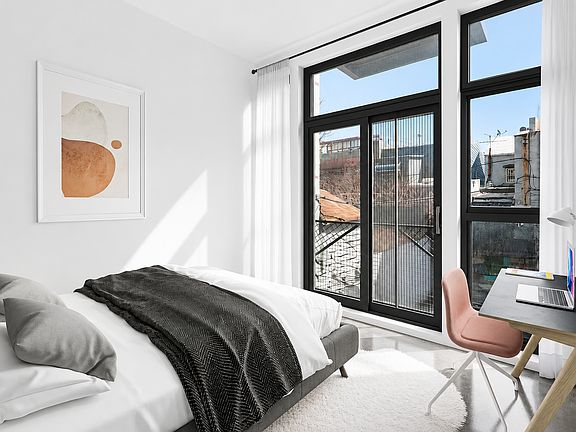 5th image of 30 Belvidere St #2B
