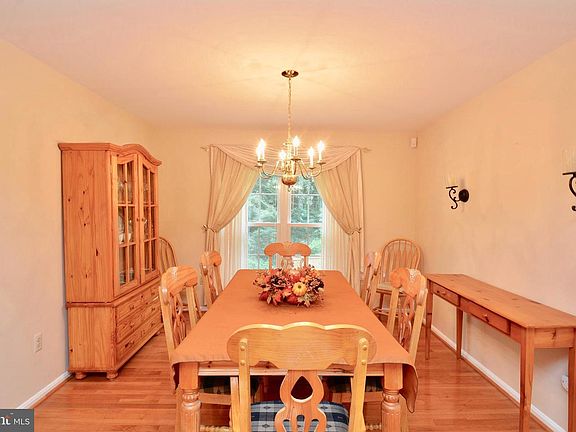 3rd image of 6179 Oaklawn Ln