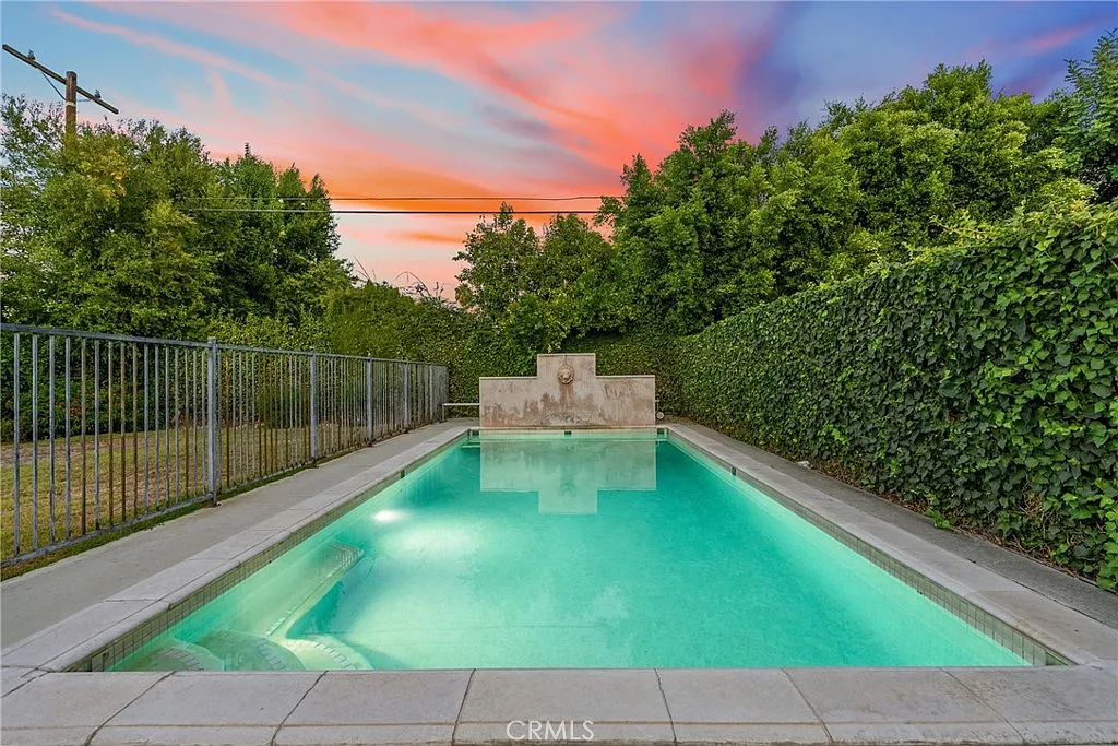 3 bed, 3.5 bath, 2023 sqft, $6,500 — Photo 3