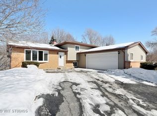 247 Bay Colony Dr, Naperville, IL