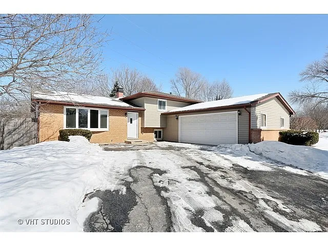 247 Bay Colony Dr photo 1