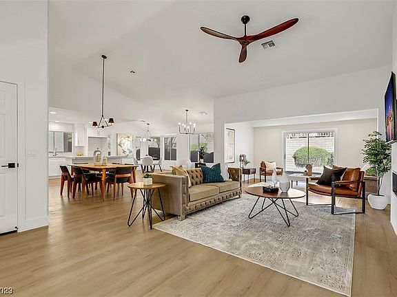 5th image of 2637 Tumble Brook Dr