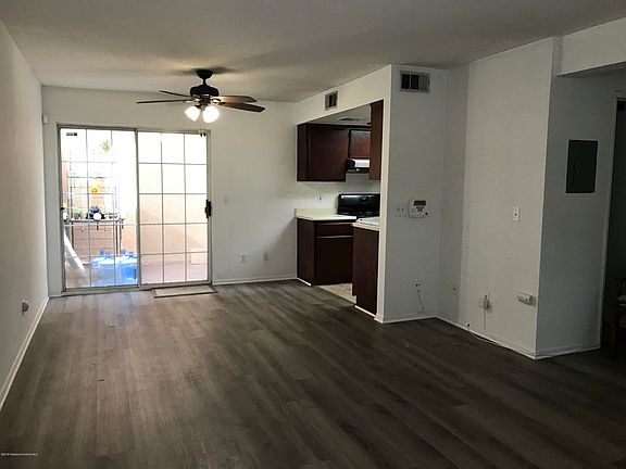 5th image of 77 N Michigan Ave APT 2