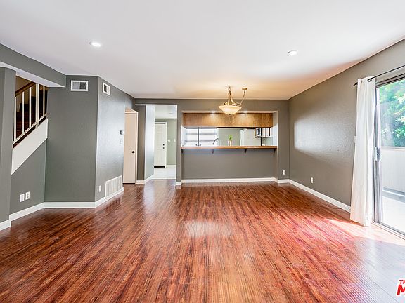 2nd image of 280 N Mar Vista Ave