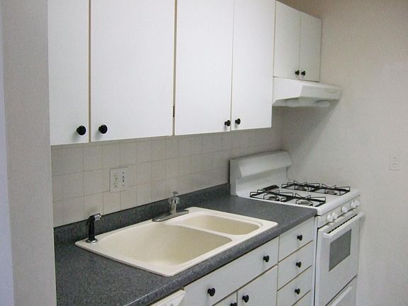 4th image of 12211 Braxfield Ct APT 12