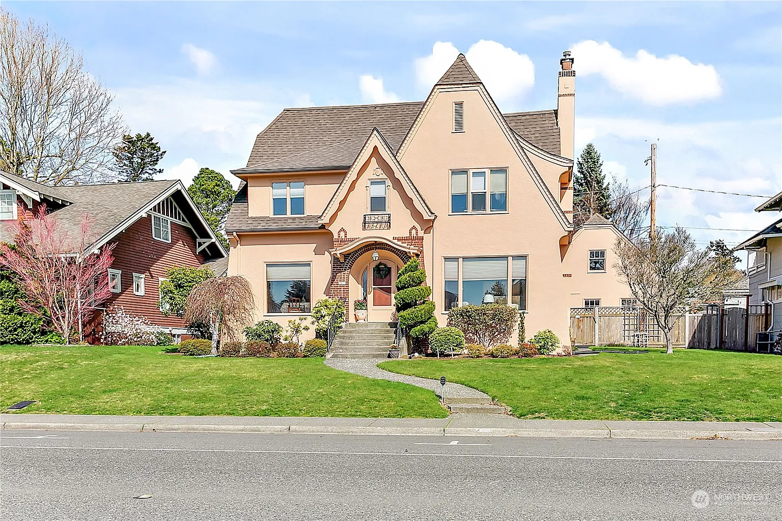 2810 Cornwall Avenue photo 1