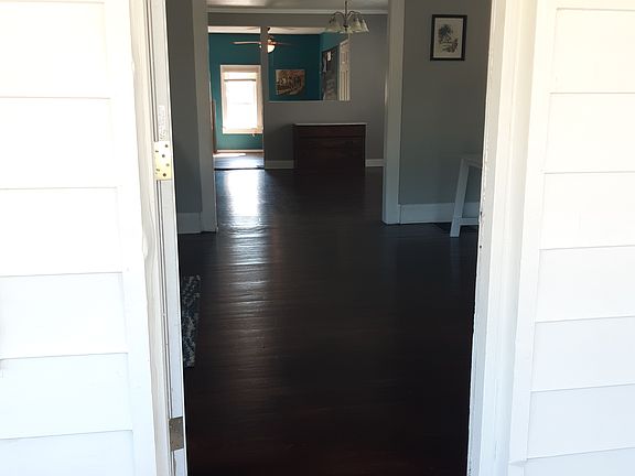 4th image of 1219 N Blackstone St