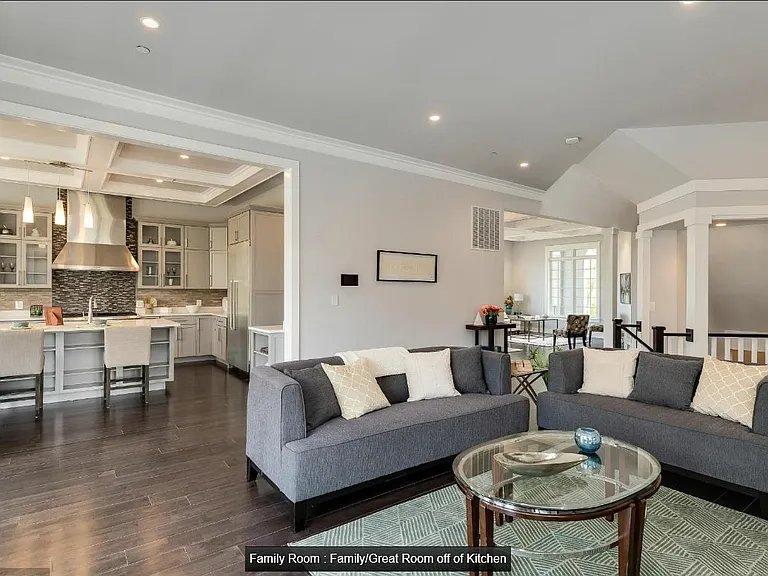 9814 Fernwood Rd — Photo 10