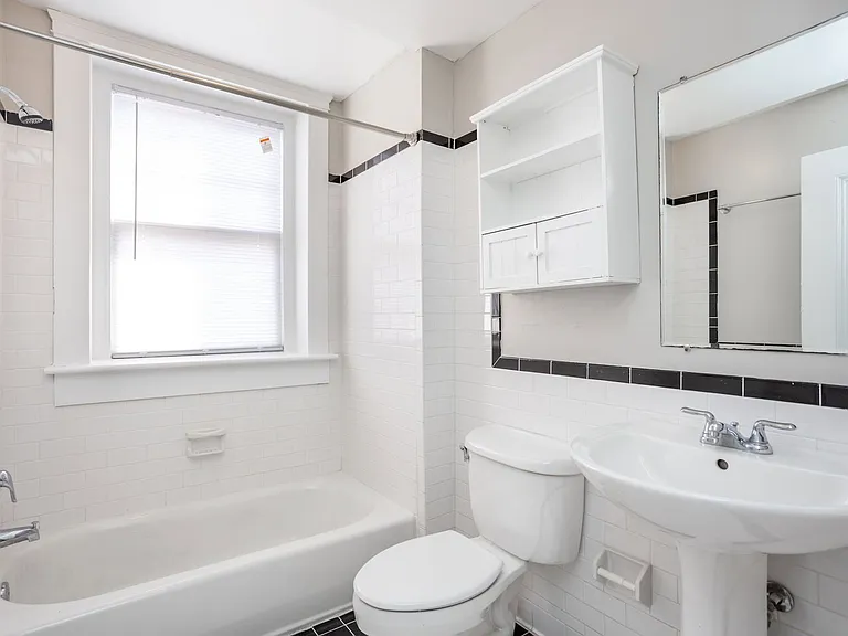 Katherine Court Apartments — Photo 28