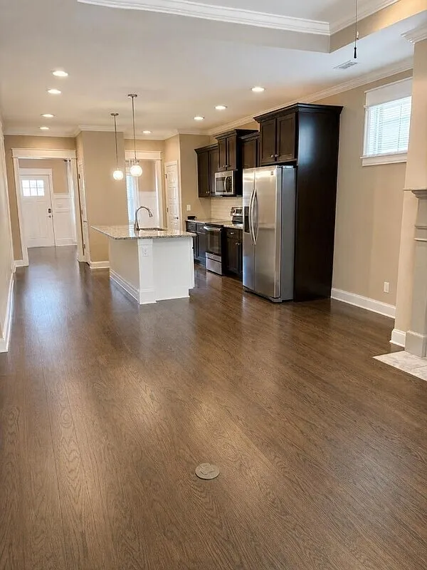 3 bed, 2.0 bath, 1728 sqft, $2,200 — Photo 4