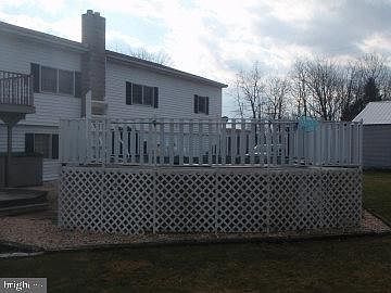 3rd image of 10464 Mountain Rd