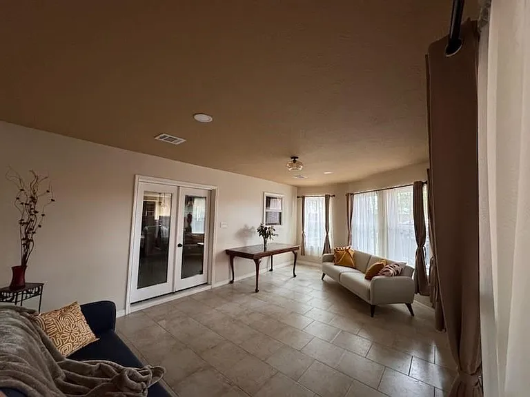 1603 Fawnhope Dr — Photo 10