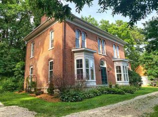 2136 Horn Hollow Rd, Decorah, IA 52101