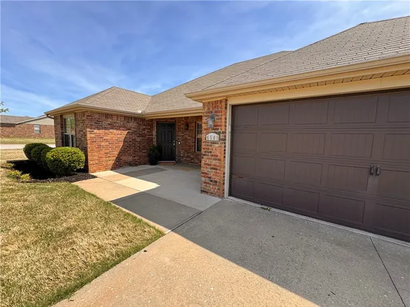 6501 S 50th St, Rogers, AR 72758